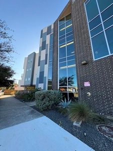 1011 Studemont St Ste 204