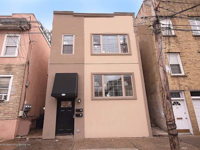 89 Brook St