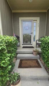 Property at 725 W Jefferson St, Gardner, KS