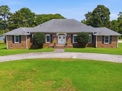 11 Park Shore Dr N