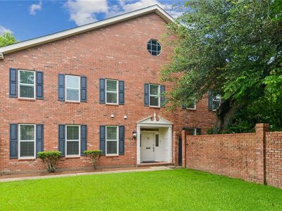 105 Charleston Park