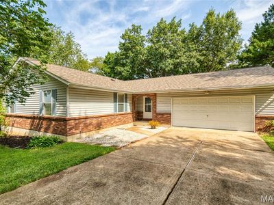 Property at 6131 Barrington Oaks Dr, Cedar Hill, MO