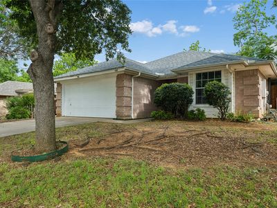 Property at 428 Caviness Dr, Grapevine, TX