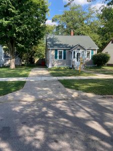1129 Jennings Ave