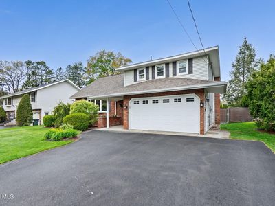 Property at 4 Columba Drive, Schenectady, NY