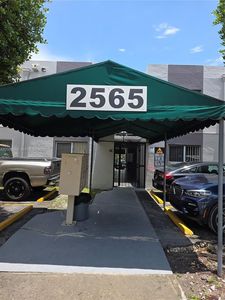 2565 W 56th St APT 206