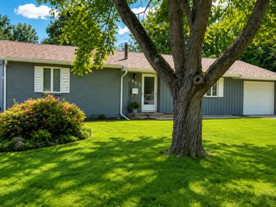 1905 E Country Squire Dr