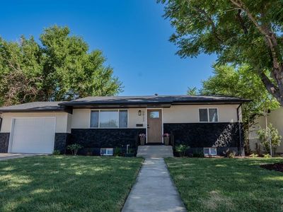 3933 Azalea St