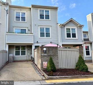 8803 Crosswicks Ct