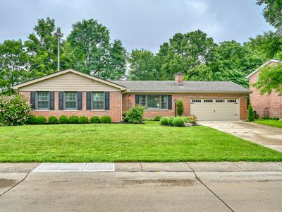 212 Applewood Dr