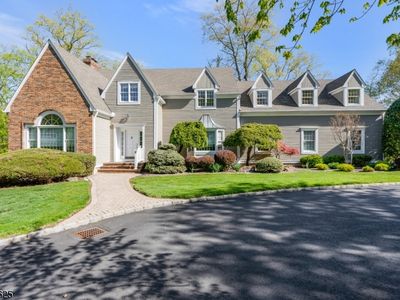 8 Waldron Dr