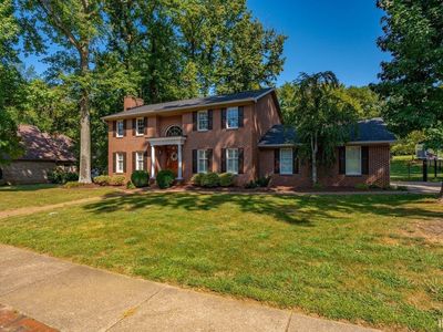 7122 Wedgewood Dr