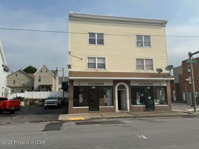 1 W Diamond Ave