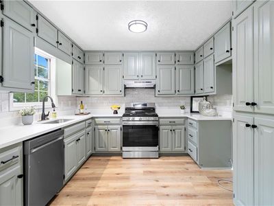 6584 River Glen Dr