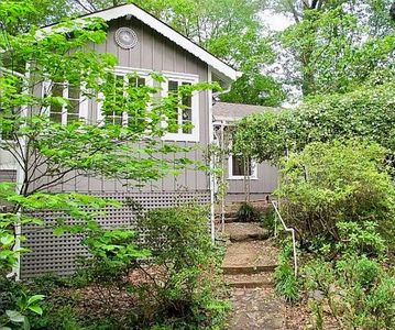 478 Burlington Rd NE