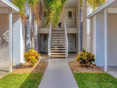 804 Montrose Dr UNIT 103