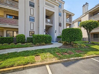 409 Harbour Point APT 204