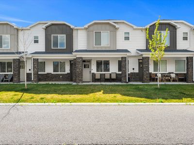 130 W Seasons Ln