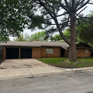 1901 Spring Valley Dr