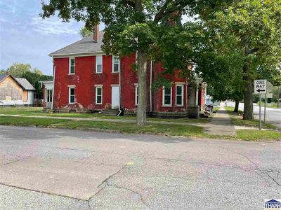 900 Locust St