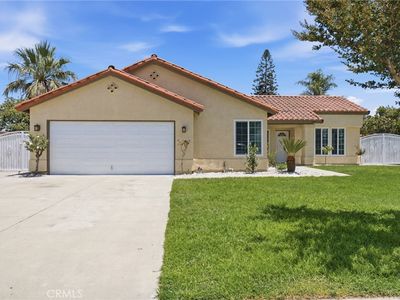 1157 S Vine Ave