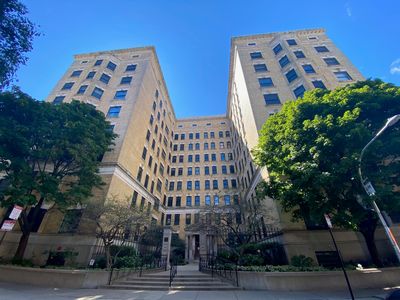 559 W Surf St APT 101