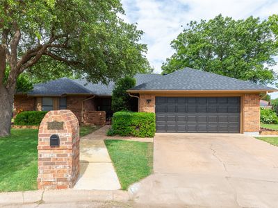 4609 Pin Oak Ct