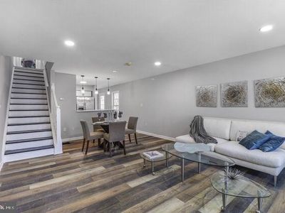 311 S Augusta Ave