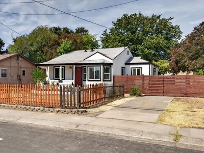 2641 Norwood Ave