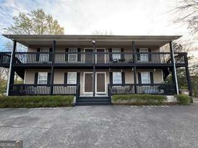 1104 Penrose Dr