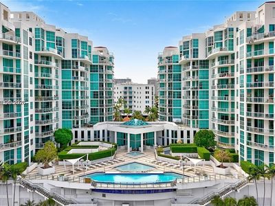 3131 NE 188th St APT 11205