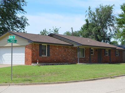7616 NW 15th St