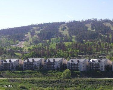 96 MOUNTAINSIDE Drive #B-15