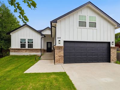 203 Pioneer Dr