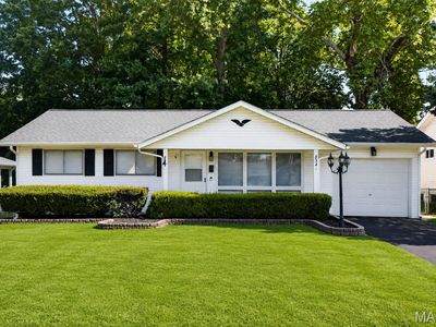 Property at 8341 Buddie Dr, Hazelwood, MO