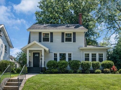 25 Laurel Ave