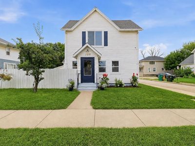 129 W Scott St