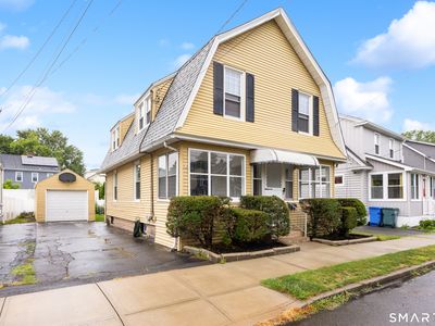 96 Hawthorne Avenue