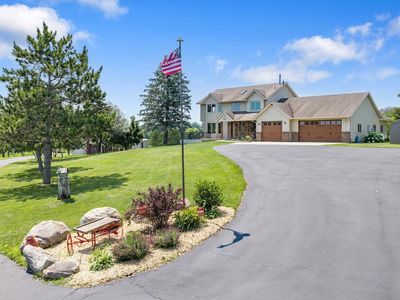 5875 Meadowlark Ln
