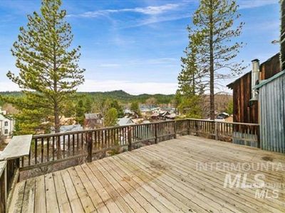 115 & 117 E Hill Ln