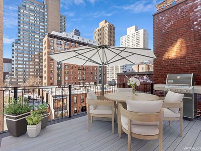 128 W 70th St APT 10