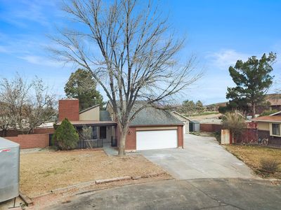 1141 E Oleander Cir