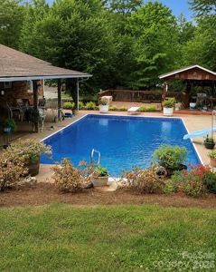 320 Amhurst Dr