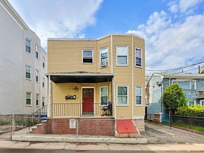 15 Kenneson Rd