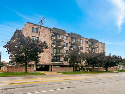 Property at 7525 W Lawrence Ave Unit 505, Harwood Heights, IL
