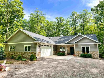 5665 Bay Shore Woods Ln