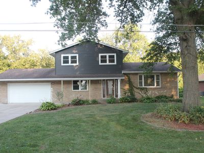 Property at 108 Circle Dr, Cambridge, IL