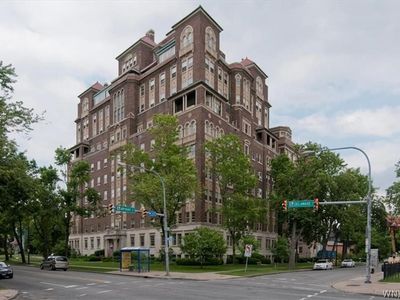 925 Delaware Ave #1D