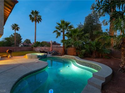 7384 Edgewater Ln