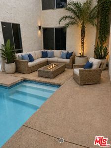 603 Racquet Club Ln